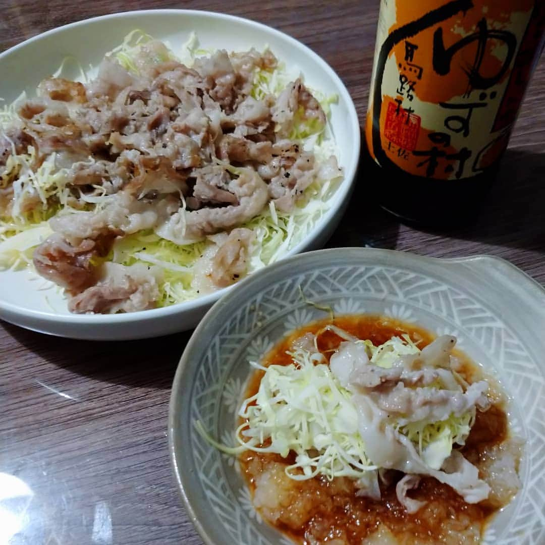 橋本和樹さんのインスタグラム写真 - (橋本和樹Instagram)「本日のズボラ飯  差し入れで頂いたぽん酢しょうゆ ゆずの村を使って橋本家の焼きしゃぶ #ズボラ飯 #自炊飯 #ドケチ飯 #プロレスラーが作る飯 #酒飲みの味 #基本茶色 #基本酒飲み #ゆずの村ポン酢 #ありがとう」2月23日 20時00分 - kazuki_bjw