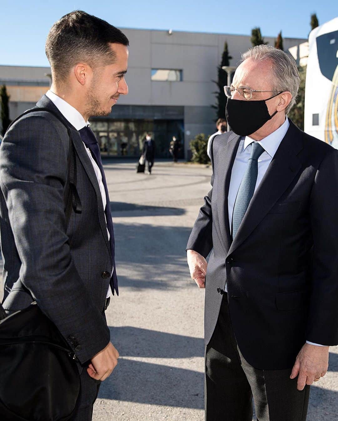 レアル・マドリードさんのインスタグラム写真 - (レアル・マドリードInstagram)「Florentino Pérez greeted @Zidane and the players and wished them luck ahead of the Atalanta match. - Florentino Pérez saludó a Zidane y a los jugadores y les deseó suerte para el partido contra el Atalanta. #RealMadrid • #HalaMadrid」2月23日 20時12分 - realmadrid