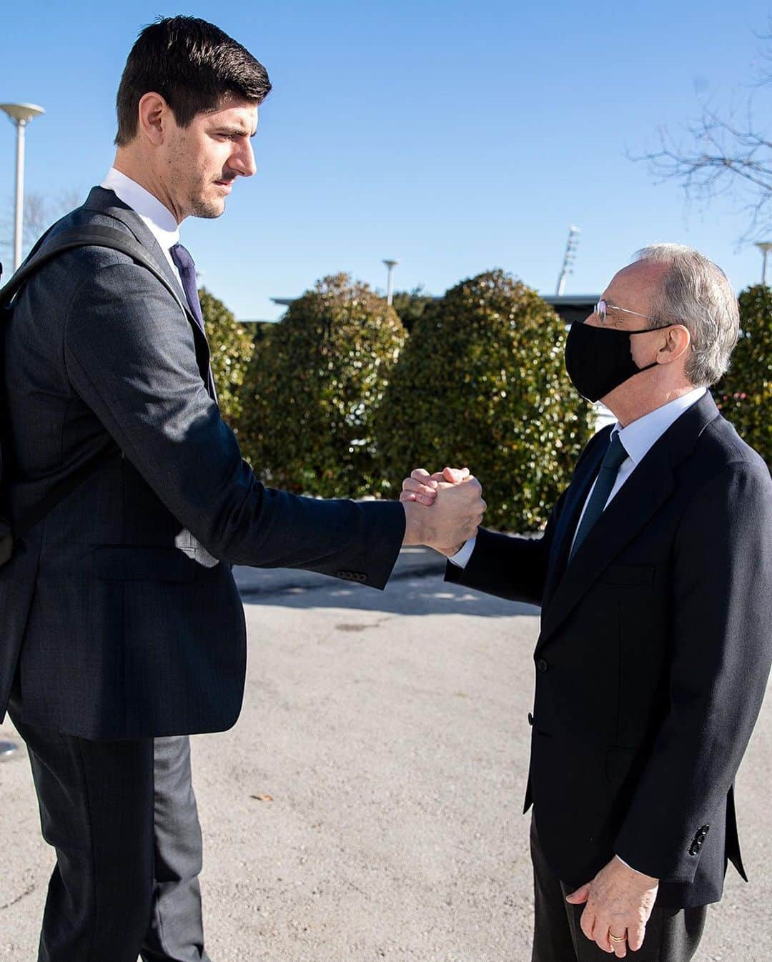 レアル・マドリードさんのインスタグラム写真 - (レアル・マドリードInstagram)「Florentino Pérez greeted @Zidane and the players and wished them luck ahead of the Atalanta match. - Florentino Pérez saludó a Zidane y a los jugadores y les deseó suerte para el partido contra el Atalanta. #RealMadrid • #HalaMadrid」2月23日 20時12分 - realmadrid