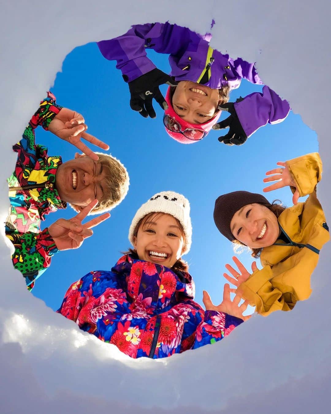 近藤あやさんのインスタグラム写真 - (近藤あやInstagram)「『Hello 🤍☃️🤍☃️🤍☃️』 ⠀  石打丸山スキー場では、 #ishiuchi_snowgarden の ハッシュタグでフォトコンテストを やってるよ😆❄️✨📷  抽選で、新潟のお米が当たったり 豪華賞品当たるので、是非遊びに行った人は 投稿してみよう😆❄️☃️❤️  さて！！この写真なんのテーマか 何かわかる人いるかな？？🥰笑  ヒントは… ドラえもんの映画❤️❄️‼︎😆  Sponserd @ishiuchimaruyama  @sagojo_travel   #スノーガーデン石打丸山公認アンバサダー #SAGOJOシゴト中  #gopro #goprojp #goprosnow #ゴープロのある生活 #goprohero9 #goproselfie #ゴープロ」2月23日 20時22分 - doraemontoaya
