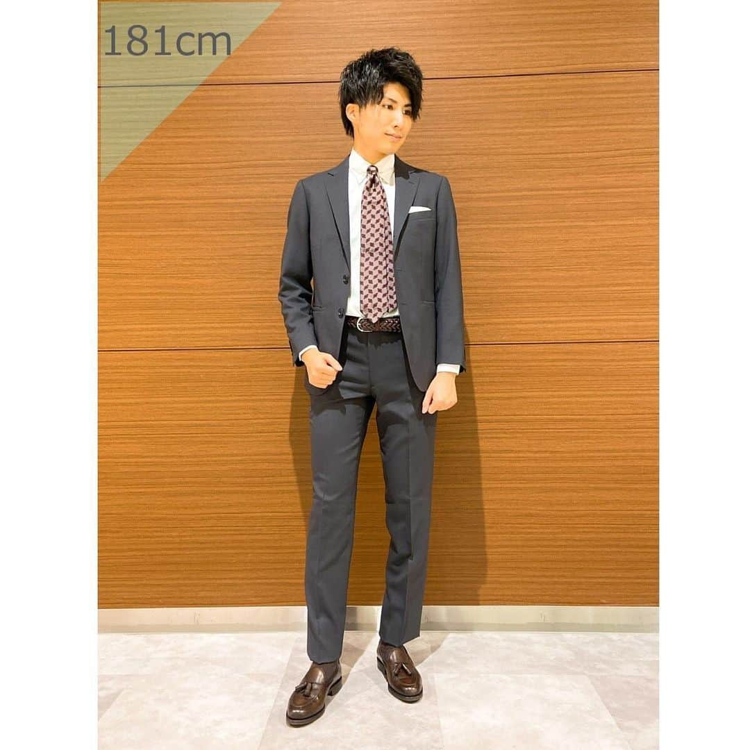 ORIHICAさんのインスタグラム写真 - (ORIHICAInstagram)「洗えるスーツ＆ジャケットもセンス良くスマートに！  自宅で洗えるという機能を備えたアイテムのスマートな着こなしをご紹介します😊  画面右下の保存をタップで﻿ 後で見返すことができます♪ 質問やリクエストがあれば気軽に﻿ コメントいただけるとうれしいです✨﻿  #オリヒカスタッフスタイリング #メンズスーツ #ジャケットコーデ #スーツコーデ #洗えるスーツ#スーツ男子 #スーツスタイル #スーツコーディネイト #スーツ姿#スーツ好き #ビジネススーツ #ジャケパン #ジャケパンスタイル#ジャケパンコーデ　#ORIHICA」2月23日 20時24分 - orihica_official