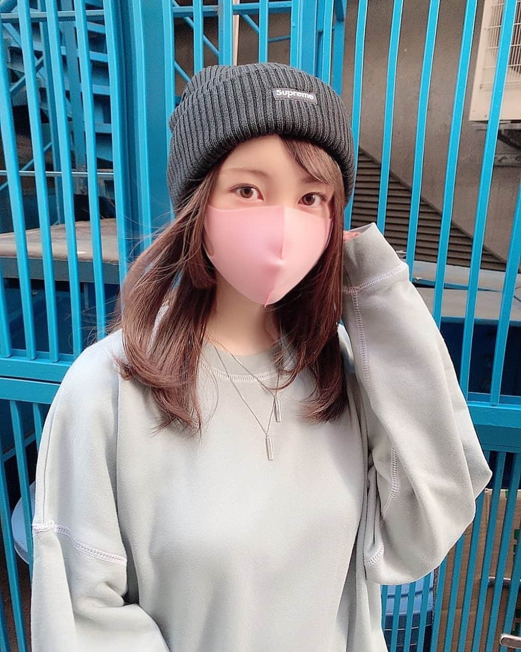木村美咲のインスタグラム：「ほぼ毎日パーカー女子です❄️ダボっと着る派〜　みんなは？☺︎」