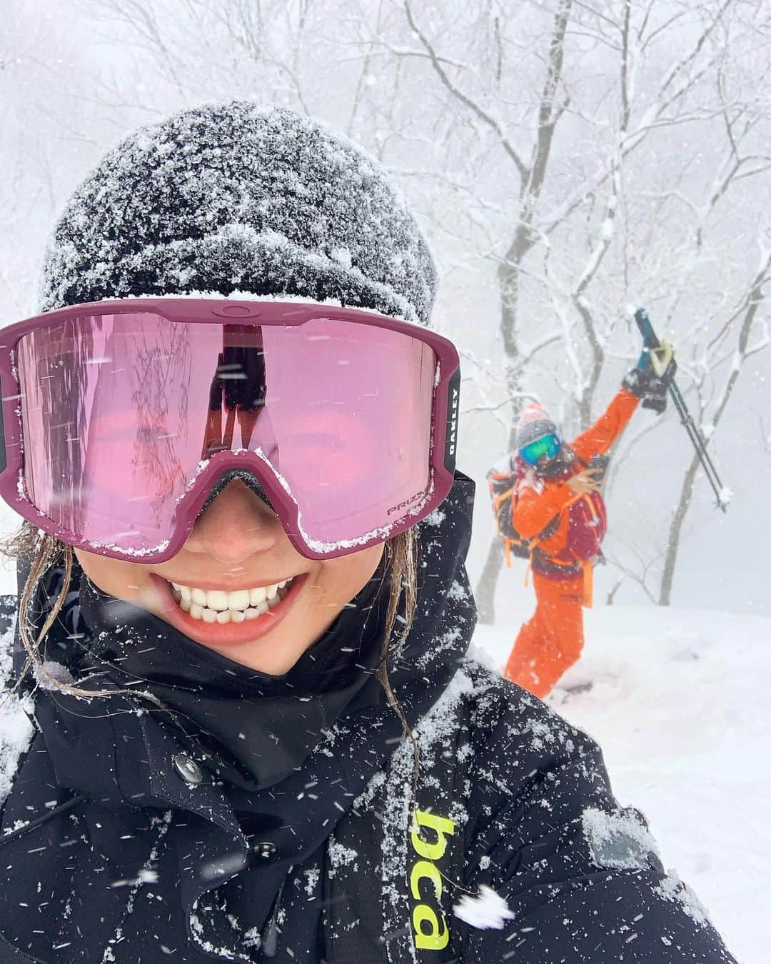 楠怜己のインスタグラム：「Forget about the last post  Winter is back again ☺️ 冬が戻ってきた〜！！ 木に綺麗に雪が付いているの久しぶりにみた。」