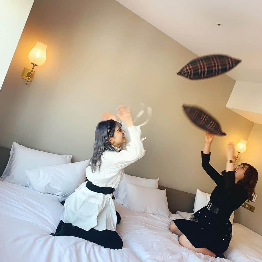 高辻千夏さんのインスタグラム写真 - (高辻千夏Instagram)「hotel it. 🧸❤︎﻿ ﻿ ﻿ タータンチェックのお部屋が可愛いホテル。﻿ ﻿ ホテル内のレストランもお洒落で、﻿ 朝食のパニーニが美味しかった🥐❤﻿ ﻿ ﻿ ﻿ ﻿ しばらく過去pic続きます📷﻿ ﻿ ﻿ #hotelit #大阪ホテル #デザイナーズホテル #関西ホテル #タビジョ #ホテルライク #ちなグルメ」2月23日 20時31分 - chinatsujk