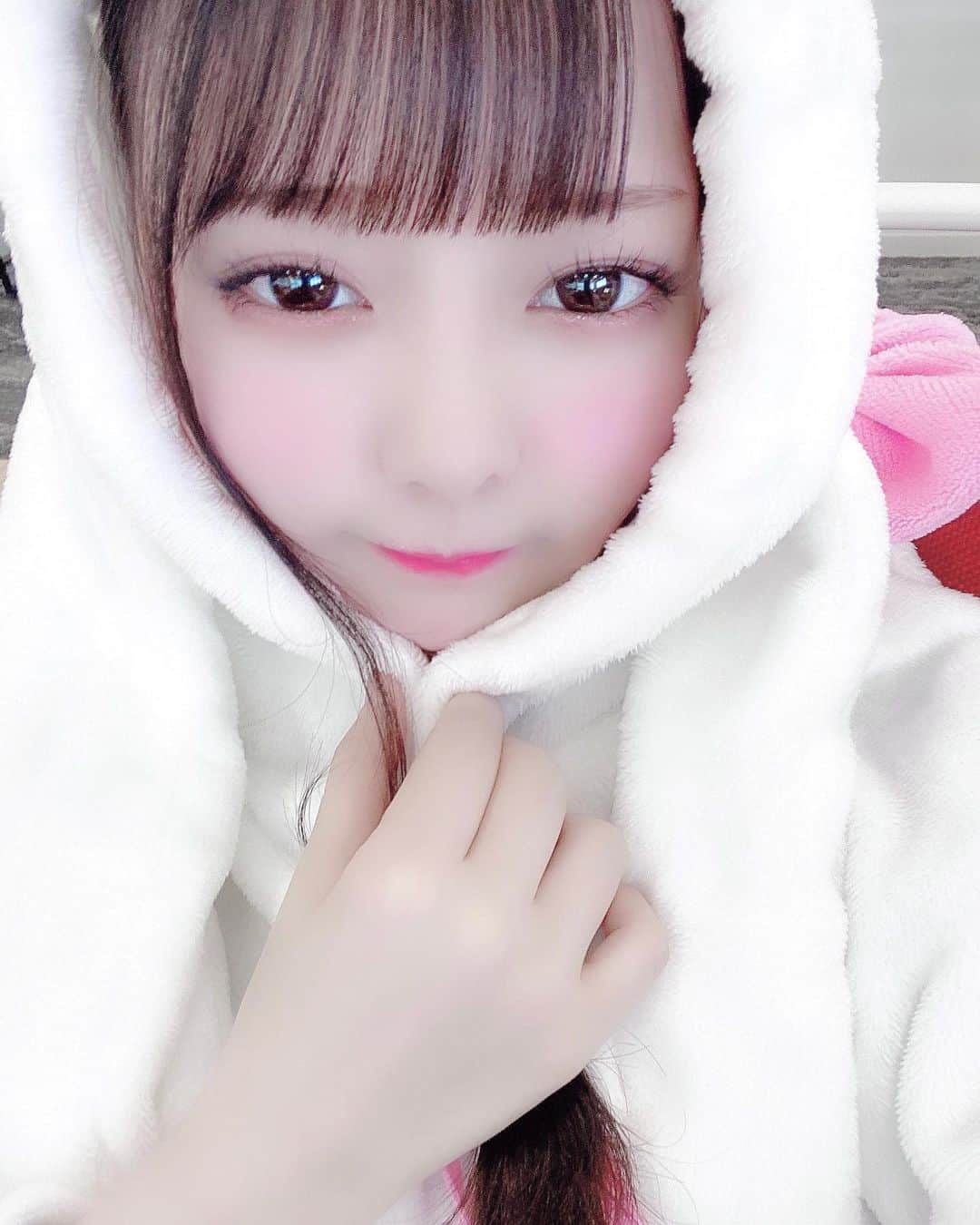 齊藤なぎささんのインスタグラム写真 - (齊藤なぎさInstagram)「❄*°♡﻿ ﻿ ﻿ ﻿ ﻿ ﻿ ﻿ まっしろな雪うさぎちゃんのつもりだったのですが、﻿ 雪見だいふくみたいだね！と言われて、嬉しかったです(？)﻿ ﻿ ﻿ ﻿ ﻿ みなさん、今年の冬は楽しい想い出できましたか…？☺️﻿ ﻿ ﻿ ﻿ もしよかったら、こっそりなぎさにおしえて🐰﻿ ﻿ ﻿ ﻿ #イコラブ #齊藤なぎさ #なーたん #届いてなーたん #うさぎ #雪見だいふく ？ #idol #コスプレ」2月23日 20時32分 - saitou_nagisa