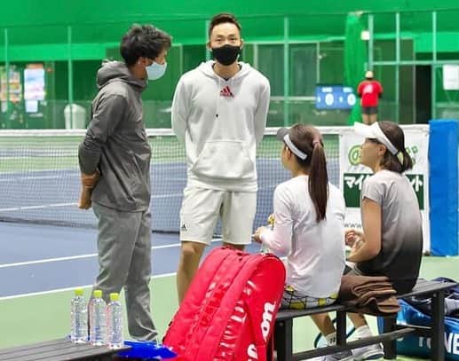 吉崎仁康さんのインスタグラム写真 - (吉崎仁康Instagram)「プロテニスリーグの第1回プレイベントでは、私も大会MCとして実況を担当させていただきましたが、テニス界の新たなリーグのスタートにとても興奮させていただきました。これからプロテニスリーグがどのように発展して多くのファンの皆さんへと広がっていくのか、とても楽しみです。解説の森田あゆみ選手とともに♪ #ptl #プロテニスリーグ」2月23日 20時39分 - yoshiyasu.yoshizaki