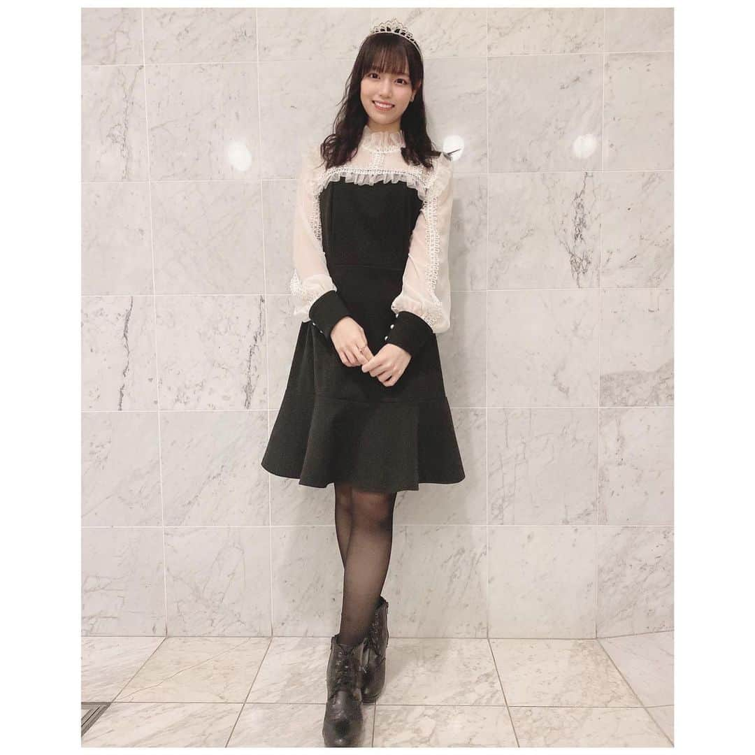 岩田陽菜さんのインスタグラム写真 - (岩田陽菜Instagram)「バースデーガールの日は﻿ とことん姫になりきるのです👑🖤✨﻿ ﻿ ﻿ ﻿ ﻿ ﻿ #fashion#私服#ドレス#パーティ#パーティードレス#bouquetdemariee#ブーケドゥマリエ#ティアラ#姫」2月23日 20時41分 - hina_naso_stu48