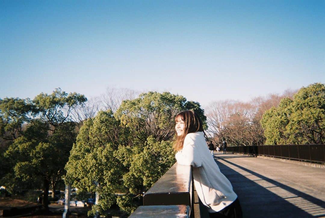 足立佳奈さんのインスタグラム写真 - (足立佳奈Instagram)「お日様に照らされると、 笑顔になれる。そんなことない？ #今日の足立」2月23日 20時48分 - kana1014lm