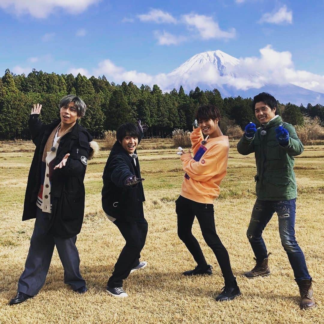 本田剛文さんのインスタグラム写真 - (本田剛文Instagram)「絶対、日本一になるでね！  #富士山 #富士山の日  #日本一 #てっぺん #パラグライダー #ボイメン」2月23日 20時48分 - boymen_honda