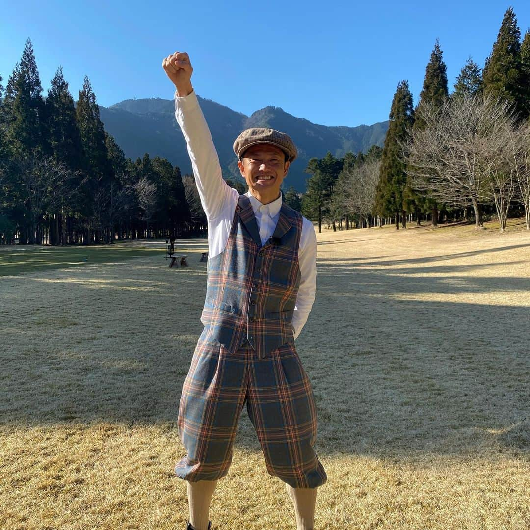 播戸竜二さんのインスタグラム写真 - (播戸竜二Instagram)「『クラシック』 ・ ゴルフもクラシックスタイルでしょ⛳️🏌️‍♂️ 紳士の嗜みです。 ・ お楽しみに📺 ・ ・ #ライジングレディース #おばんざーい✊ #サイプレスゴルフクラブ  #氷上町 #MC😳」2月23日 20時50分 - ryuji_bando