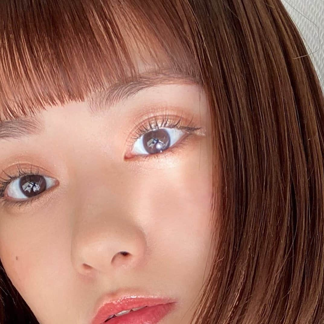 広瀬ちひろのインスタグラム：「最近またピンク系のシャドウの日が増えたな〜 @toonecosmetics のペタルアイシャドウ14 ❤︎」