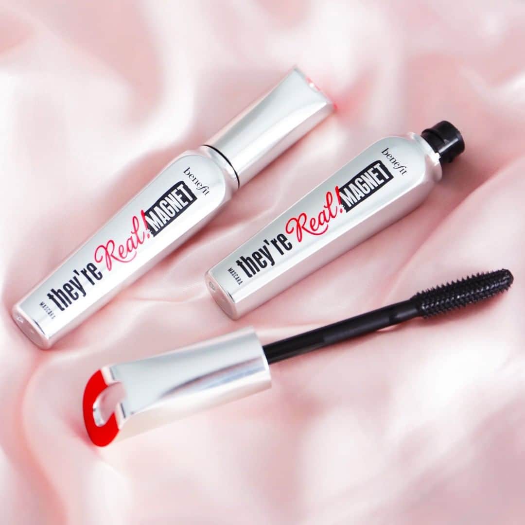Benefit Cosmetics UKさんのインスタグラム写真 - (Benefit Cosmetics UKInstagram)「One swipe is all it takes to take your lashes to EXTREME lengths with our NEW They're Real! Magnet mascara 👀✨   Have you tried They're Real! Magnet yet?! Tell us in the comments 👇 #theyrerealmagnet」2月23日 21時18分 - benefitcosmeticsuk
