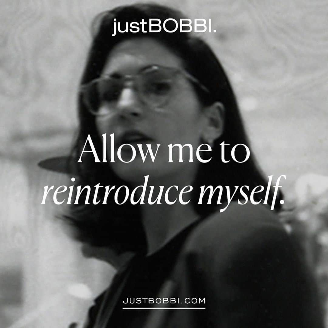 ボビー・ブラウンさんのインスタグラム写真 - (ボビー・ブラウンInstagram)「From the #whynot files of entrepreneurship comes justbobbi.com an editorial site that shares my love of creating content and storytelling. From my #whtnot stint as Editor in Chief of @yahoo beauty to the Justbobbi shops at @lordandtaylor comes this site. From my insatiable curiosity to wanting a platform to teach and inspire its here and growing. If you didn’t know you do now. Shout out to managing director @alexandraperron to @gretchenberra who founded it check it out  Let me know what else you’d like me to cover. And to the design team @aniaetlucie and @derekbrahney」2月23日 21時28分 - justbobbidotcom