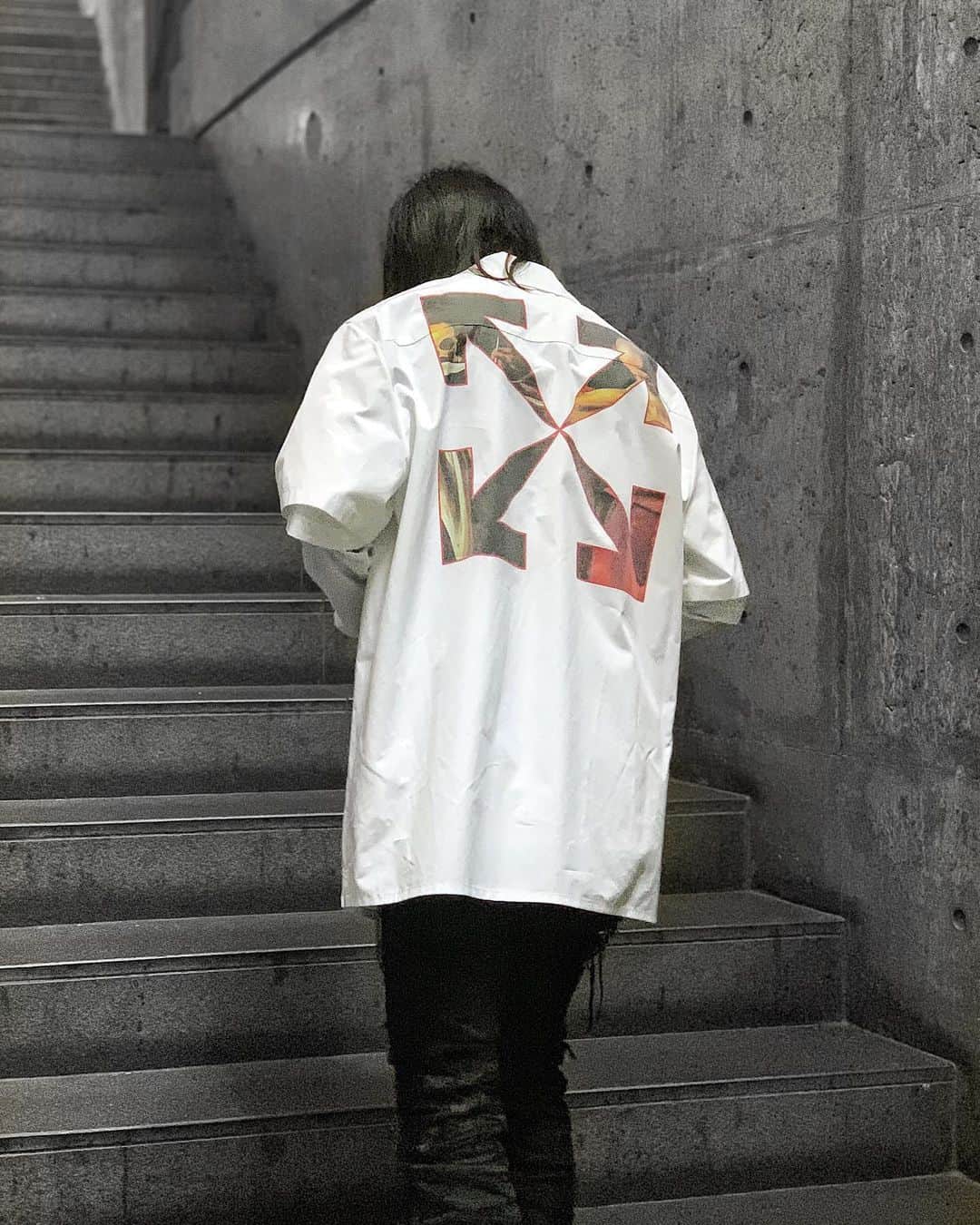 AYINさんのインスタグラム写真 - (AYINInstagram)「・ ・ ・ New arrival✔️ @off____white  ・ ・ ・ ・ ・ available at  Shinsaibashi Parco✔️ ・ ・ ・ ・ ・ #ayin  #tee #shirt」2月23日 21時29分 - ayin_japan