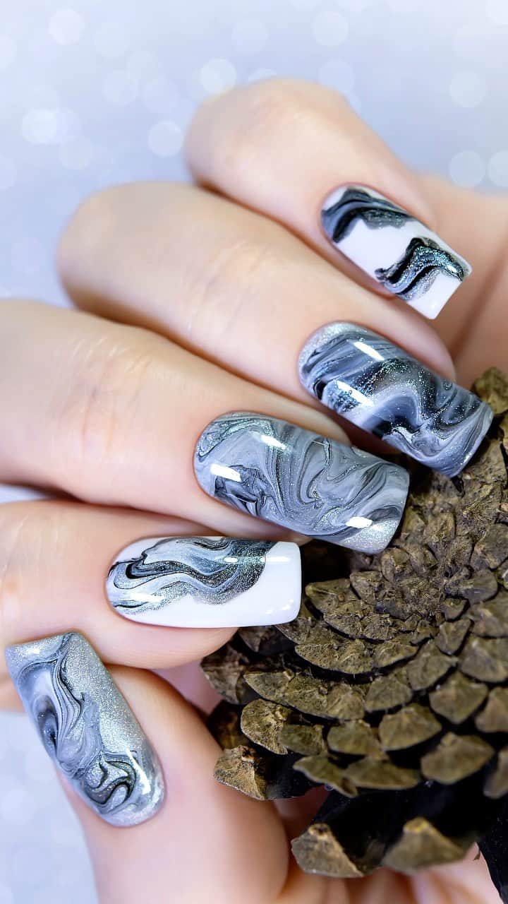 Sveta Sandersのインスタグラム：「I used #aengland nail polishes by @aengland_official : ✨Merry Maidens ✨Stonehenge ✨Black Knight」