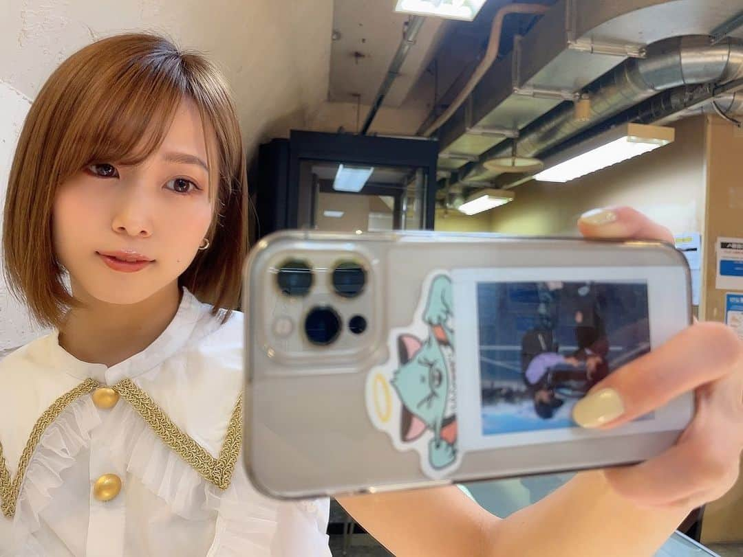 まきさんのインスタグラム写真 - (まきInstagram)「今までにない フリフリな衣装にしてもらった！  アイドル〜☺️  フィッティングに 一番時間かかったかも！ あゆくまww  みんなはどっちが 好みやったぁ〜？  #ボク熊#あゆくま#あゆみくりかまき」2月23日 21時37分 - maki_ayumikurikamaki