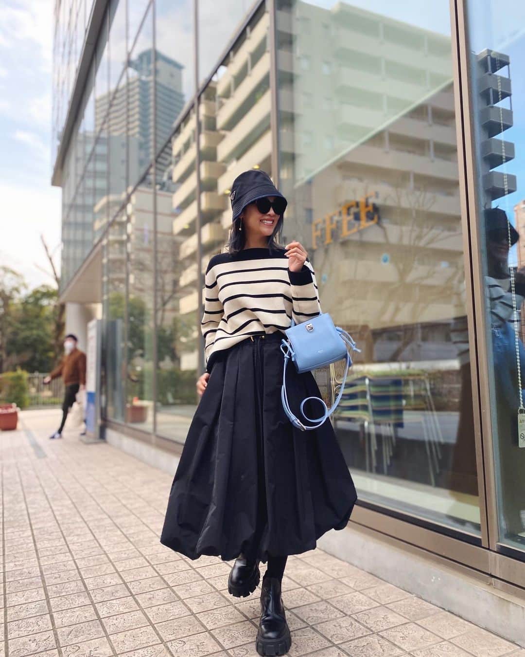 Risako Yamamotoさんのインスタグラム写真 - (Risako YamamotoInstagram)「おねえことおばあちゃんと３人で おやつにお饅頭を 食べた幸せな休日でした🤍💭  TOP/// #drawer  SKIRT/// #rosymonster  SHOES&HAT/// #PRADA BAG/// #mulberry   #ootd #fashion #coordinate」2月23日 21時30分 - risako_yamamoto