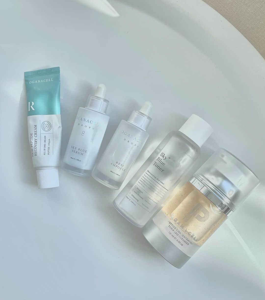 Lilmeのインスタグラム：「控えめにいうけどこのスキンケアシリーズかなり良い。。しかし、まだ日本では売ってない！！韓国のドクターズコスメで韓国の皮膚科では販売されてる💊私はこの中でも洗顔が1番すき！！肌がツルツルになる！ そして香りが良いので寝る間のスキンケアでいつも癒される😴💤🌿🌳🍃  #PRではございません #まぢでおすすめです #でも日本では買えない #そしてコロナ #コロナ終わったら韓国で是非試してみてね」