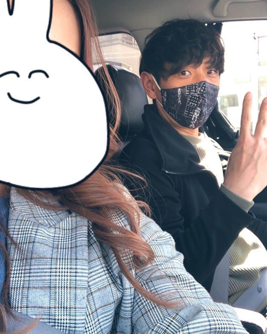 黒川忠文のインスタグラム：「今日は娘の22歳誕生日です。 娘と2人でドライブからの 誕プレ買い〜の ランチし〜の で、最後は父のガチャガチャに付き合ってもらう(笑) 生まれてきてくれてありがとう そして、22歳おめでとう❗️」