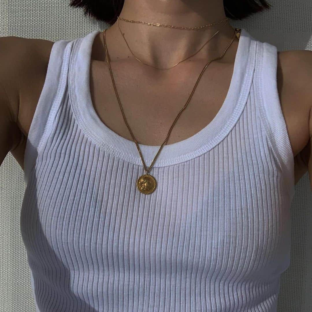 水野里砂のインスタグラム：「あったかいところいきたいな🙄 @dlaw_jewelry」