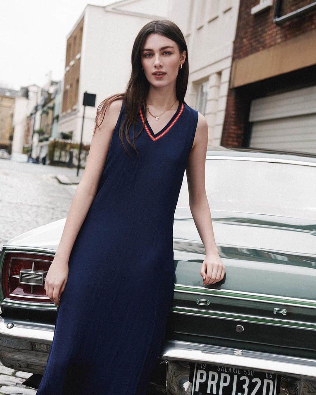 のインスタグラム：「HERITAGE ROAD - Out and about in the freshest women’s fashion 💙 #pepemeup」
