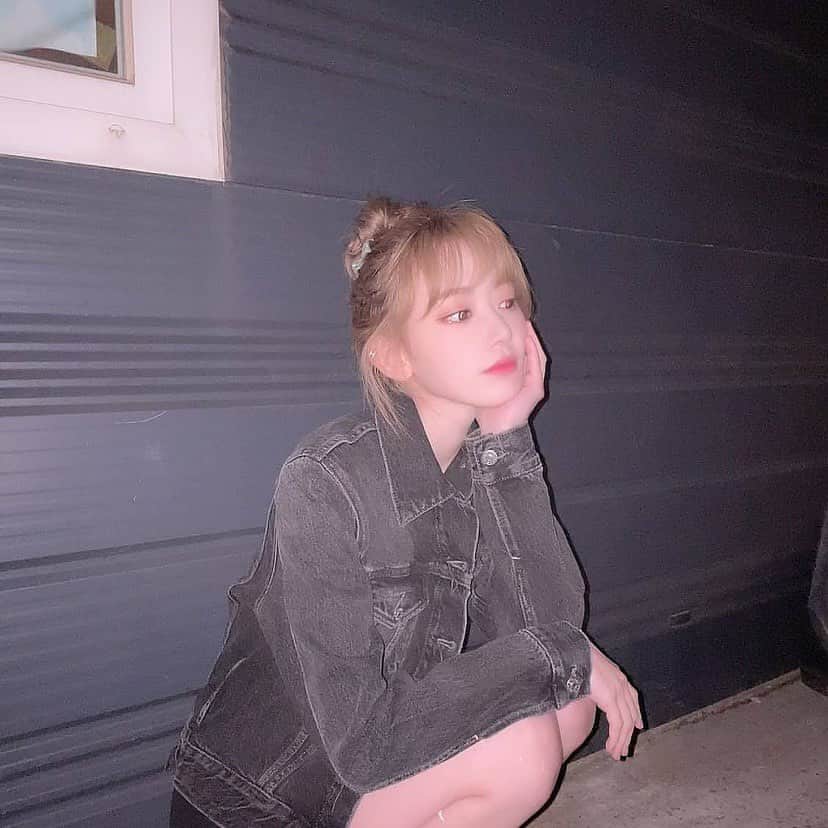 のインスタグラム：「#repost @official_izone via @PhotoAroundApp  ♡  #사쿠라 #さくら #宮脇咲良 #IZONE #아이즈원 #アイズワン  #hkt48 #sakura #미야와키사쿠라」