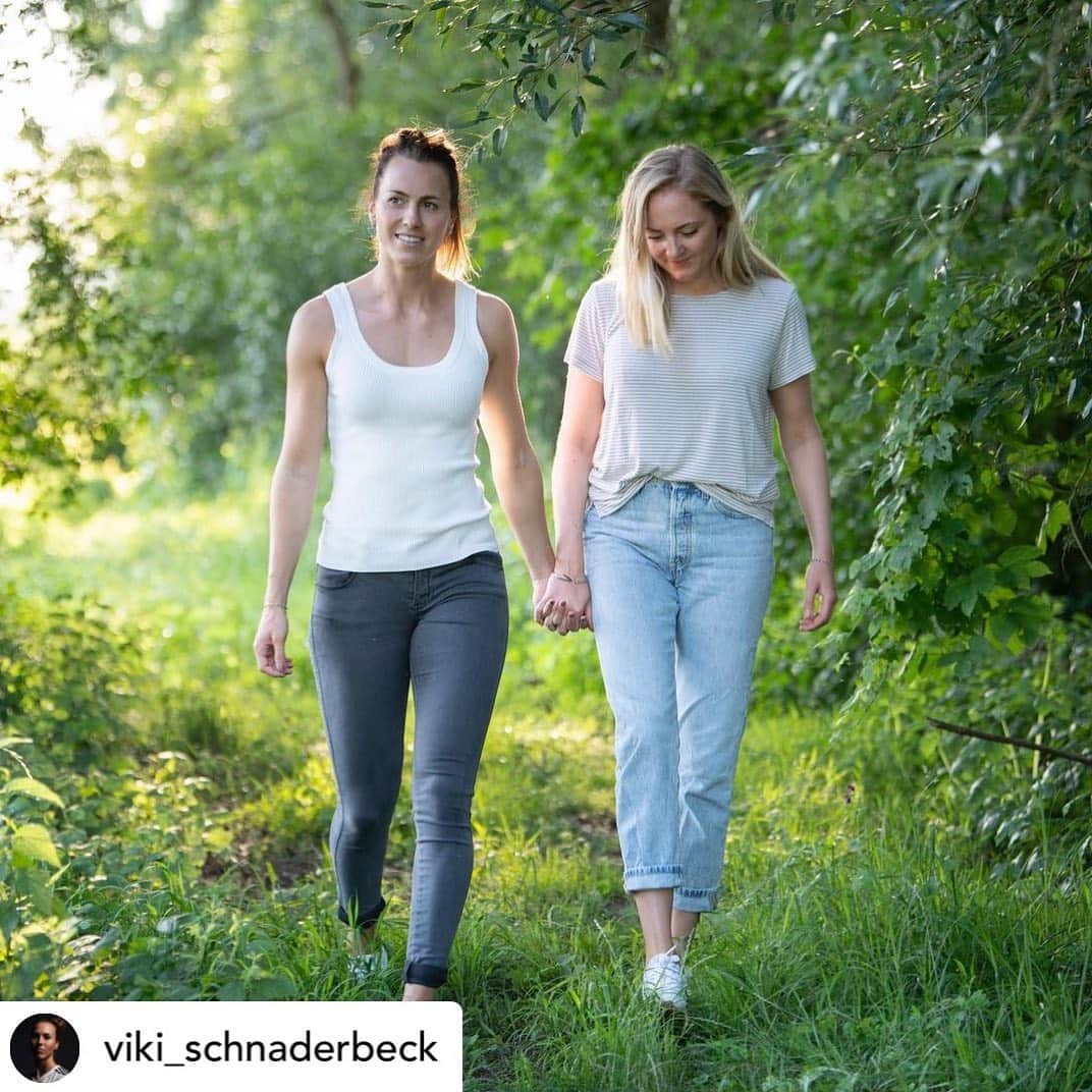 Arsenal Ladiesさんのインスタグラム写真 - (Arsenal LadiesInstagram)「#ArsenalForEveryone 🏳️‍🌈 #ReGram @viki_schnaderbeck • ICH BIN HOMOSEXUELL. Heute kann ich das mit Stolz und ohne Scham sagen, was allerdings nicht immer so war. Ich nehme euch mit auf meine Reise von einem unsicheren, beschämten und beängstigten Mädchen zu einer gereiften Frau, die ein Vorbild für andere sein möchte. MY COMING OUT STORY - DO, 25.02.21, 20 Uhr MEZ. Den Link zu Tickets findet ihr in meiner BIO.  #mycomingoutstory」2月23日 22時23分 - arsenalwfc