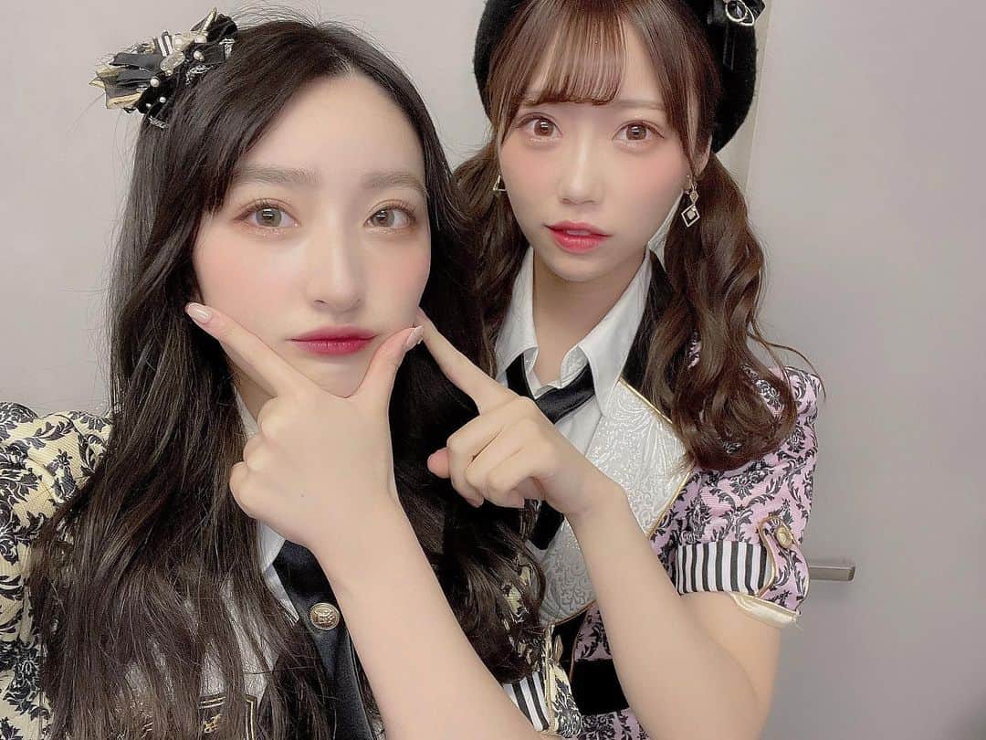 のインスタグラム：「🐻🥀 . なみちゃん、卒業おめでとう🌸 なみちゃんといるといつも楽しくて、落ち着いて、本当になくてはならない存在だよ（ ; ; ）  寂しくなるけど、しつこいくらい連絡しよーっと💓」