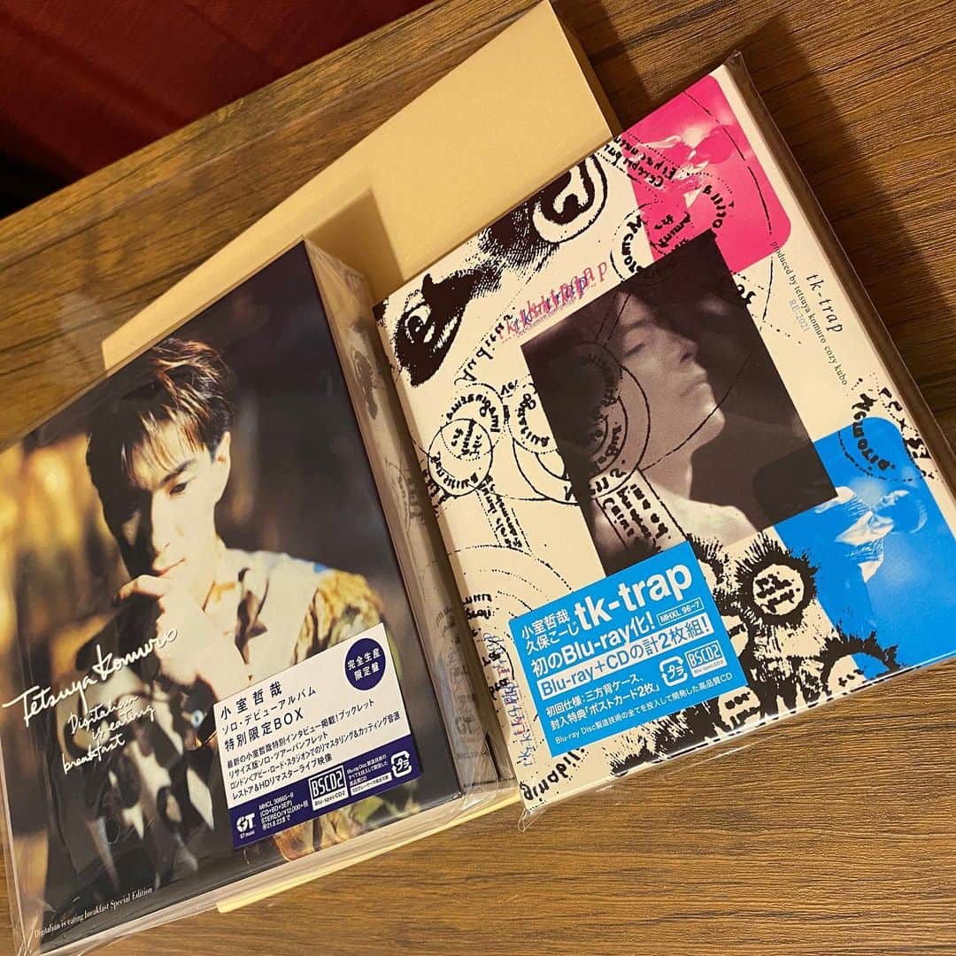 のインスタグラム：「・ ・ 届いた。  大人なんで視聴用と、保管用です。  ええ、良い大人なんで。  お皿、2枚あるから表裏で飾っちゃおうかなあ…」