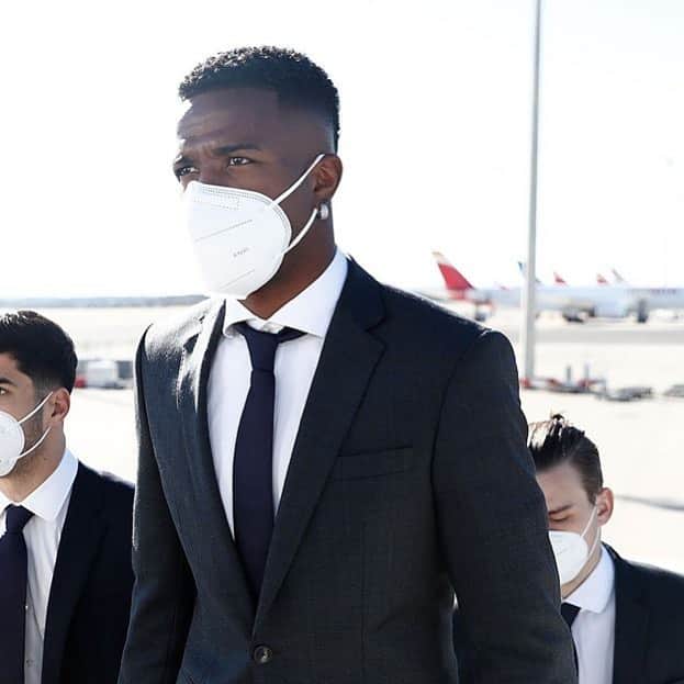 ヴィニシウス・ジュニオールのインスタグラム：「👀 @championsleague 🔥」