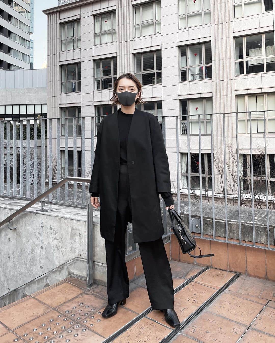 かんだまのインスタグラム：「黒い服と、時々怪盗キッド。（推し）  #だま服」