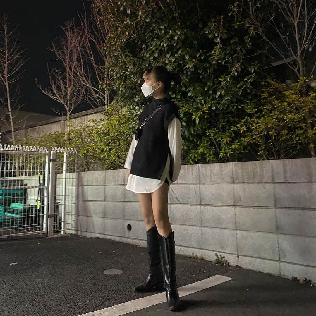 河崎みーなのインスタグラム：「花粉症みんな大丈夫?😷💭 . .」