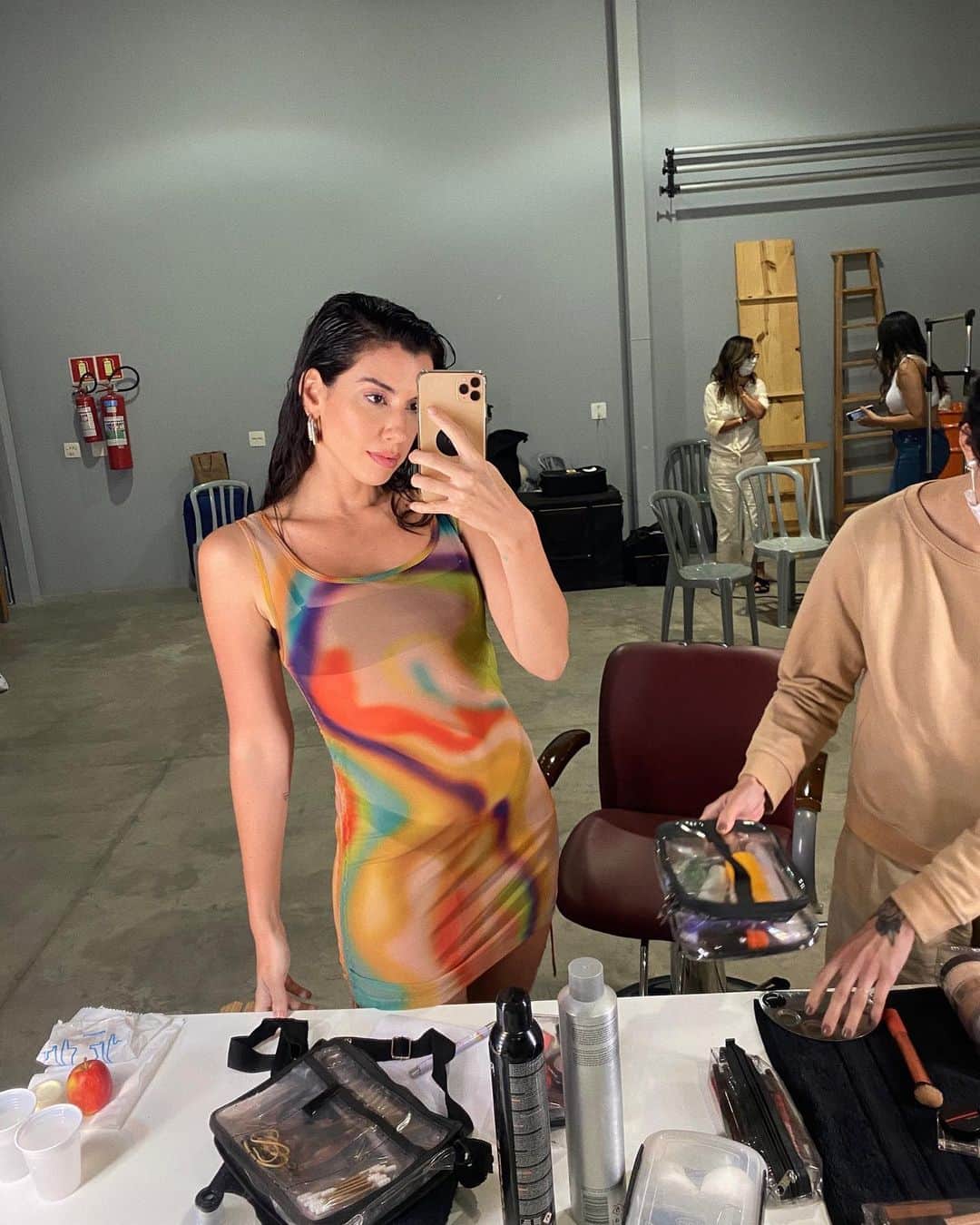Garotas Estupidasのインスタグラム：「bem garowwta aproveitando os poucos momentos que não passo o dia de legging 😌」