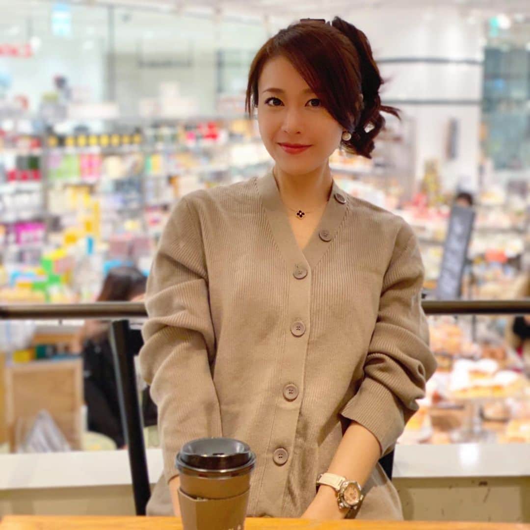 しろまっするのインスタグラム：「･ You can always take a break.......☕💭  ひきつり顔(笑)  #postworkout #postworkoutcoffee #coffeebreaks #cafelovers #cafeintokyo #tokyocafeguide #ginzacafe #coffeelovers #coffeelifestyle #nocoffeenolife #coffeeaddict #東京カフェ #東京カフェ巡り #カフェ巡り部 #銀座カフェ #カフェ好」
