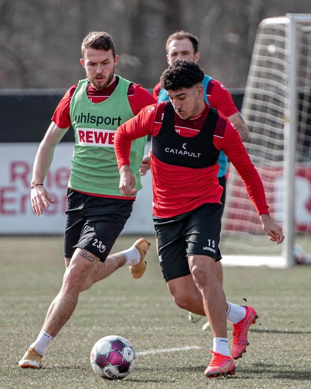 1.FCケルンさんのインスタグラム写真 - (1.FCケルンInstagram)「Mit Schwung in die neue Trainingswoche 🏃‍♂️ 💨 #effzeh」2月23日 22時45分 - fckoeln