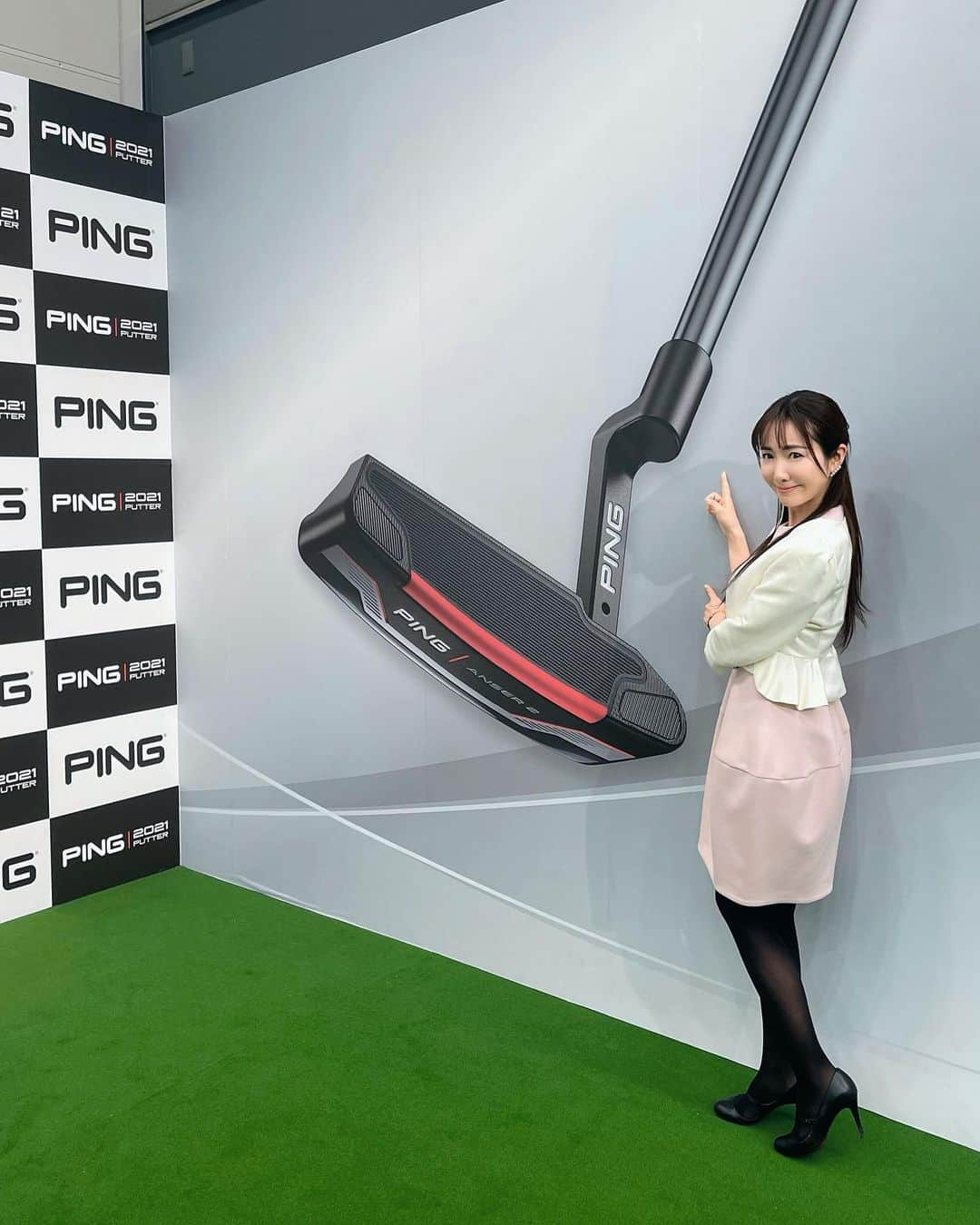 松本あゆ美さんのインスタグラム写真 - (松本あゆ美Instagram)「. @pinggolf_japan のオンライン発表会の 司会を務めさせていただきました✨ . #永野竜太郎 プロ #鈴木愛 プロ #渋野日向子 プロ オンラインで#比嘉真美子 プロ とご一緒させていただいたのですが、 プロのお話から沢山魅力が伝わってきて...✨ . PINGといえば写真のパター⛳️ 私も以前使っていました！ PINGアパレルはクールでおしゃれでした🇺🇸 . 魅力溢れるものばかりで ほしいものが増えてしまい困っています😍⛳️ . . #pinggolf #pingapparel #golfstagram #golfgirl  #golfwear #골프 #골프웨어 #高尔夫球  #ゴルフ女子 #ゴルフ女子コーデ  #ゴルフ好きな人と繋がりたい  #気象予報士 #セントフォース #weatherforecast  #お天気お姉さんの日常」2月23日 22時55分 - ayumi_matsumoto_1124