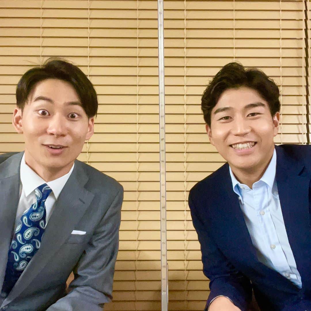 内野泰輔のインスタグラム：「昨日はインスタライブご覧いただきありがとうございました😊  短い時間でしたが、3人のいつもとは違った一面をお見せ出来たのではないかと思っています！  今夜もLive News α頑張ります💪  #今湊敬樹 アナ #インスタライブ  #オフショット」