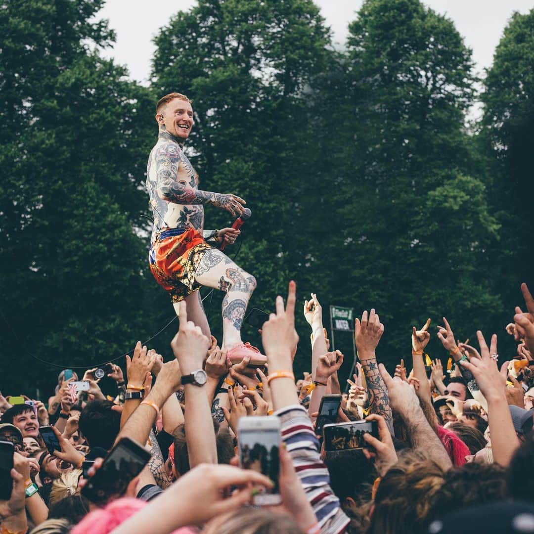 Kerrang!さんのインスタグラム写真 - (Kerrang!Instagram)「Slam Dunk Director Ben Ray has confirmed that this year the festival will be moved back from May to September. Throwing it back to this epic Frank Carter moment from Slam Dunk 2018. Read more at the link in bio 🔗 ⠀⠀⠀⠀⠀⠀⠀⠀⠀ 📸: @wondergirlphoto ⠀⠀⠀⠀⠀⠀⠀⠀⠀ @frankcarter23 @andtherattlesnakes @slamdunkmusic #kerrang #kerrangmagazine #frankcarter #frankcarterandtherattlesnakes #slamdunk #slamdunk2018 #live #festival #rockfestival #gig #rock #punkrock」2月23日 22時55分 - kerrangmagazine_