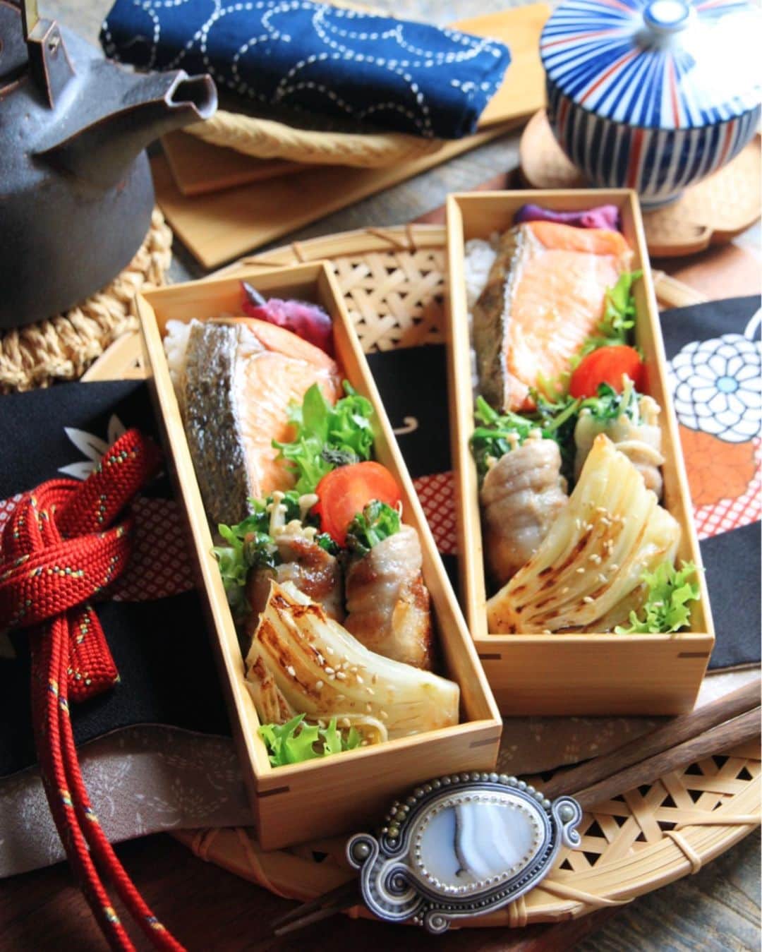 Sayaka.Mさんのインスタグラム写真 - (Sayaka.MInstagram)「. Good morning igfrends  #japanesefood #obento . . おはよう御座います 定番の肉巻きと白菜の根元を使い簡単に2品できたので、朝は楽に過ごせました😌✨ 取手が取れて使いやすいフライパン #penta 中に入るレシピ集をシェフと作ってます @penta_pan . 昨日はこのフライパンの深い方を使って、ブリカマでぶり大根作ったら家族に大好評でした💕ゆずいれたら美味しくなる . さて✨今日も元気に行きましょう〜☺️ . =============== 私のお弁当の記録は My lunch records. 我的便当记录 제 도시락의 기록 ↓↓↓ #sayaka弁当 =============== . #札幌プレママ #札幌 #お弁当 #お弁当おかず #お弁当記録 #お弁当作り楽しもう部 #お弁当レシピ #お弁当の詰め方 #旦那弁当 #橋本忍 #刺し子 #刺し子ふきん #テーブルコーディネート #札幌ママ #北海道ママ #ママリクッキング #オベンタグラム #おうちごはんlover #おうちごはん #フーディーテーブル #デリスタグラマー #お弁当女子 #アラフォーママ #器好きな人と繋がりたい #器好き #肉巻き」2月24日 10時04分 - insta.sayaka