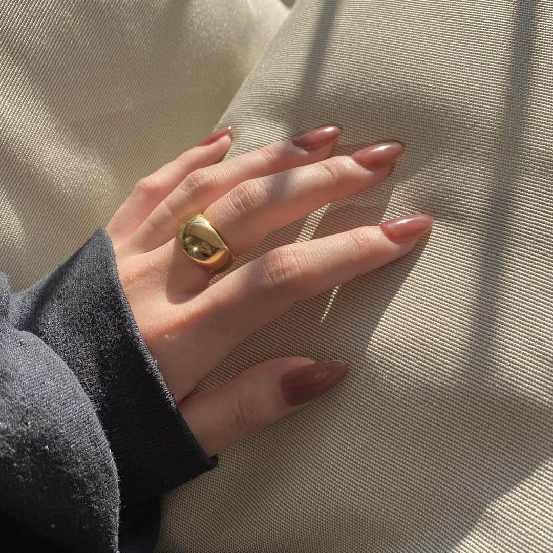 白倉あやさんのインスタグラム写真 - (白倉あやInstagram)「Smooth volume ring gold @aletta_jewelry_official」2月24日 8時40分 - shirakur_a