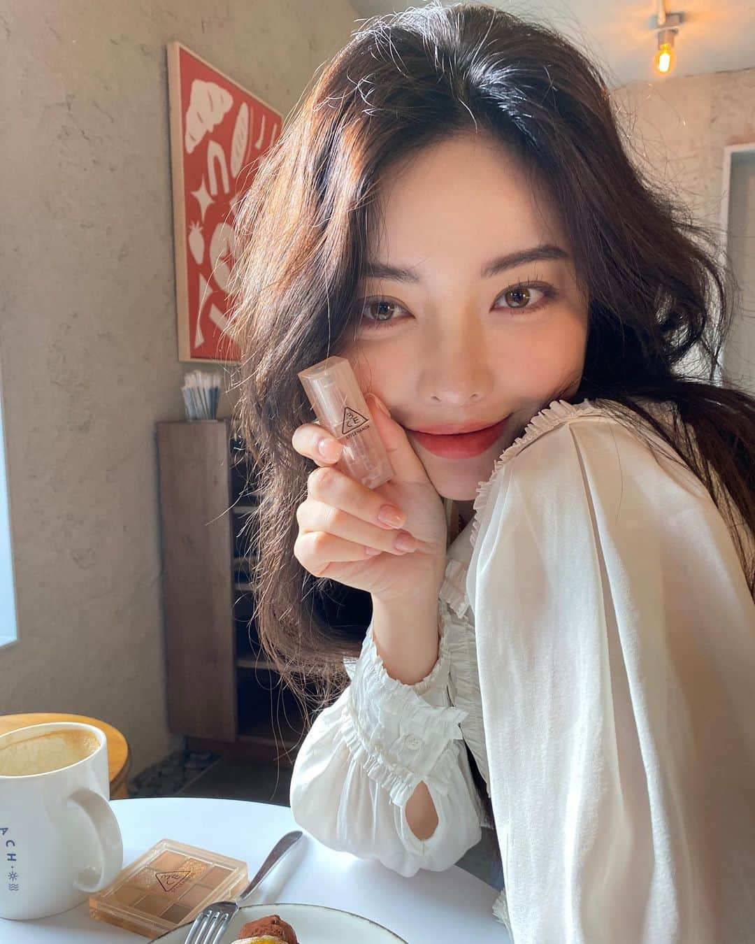 のインスタグラム：「굿모닝💛 #stylenanda #3ce」