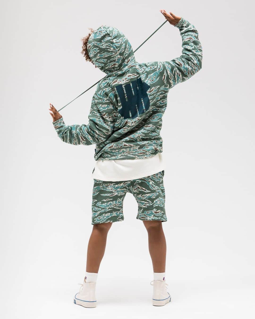UNDFTDさんのインスタグラム写真 - (UNDFTDInstagram)「UNDEFEATED Spring 2021 Lookbook  Drop 1.5 - Featuring this season's Tiger Camo Fleece Hoodie, Sweatpant, and Sweatshort.  Available Friday 02/26 exclusively at all UNDEFEATED Chapter Stores and Undefeated.com」2月24日 9時10分 - undefeatedinc