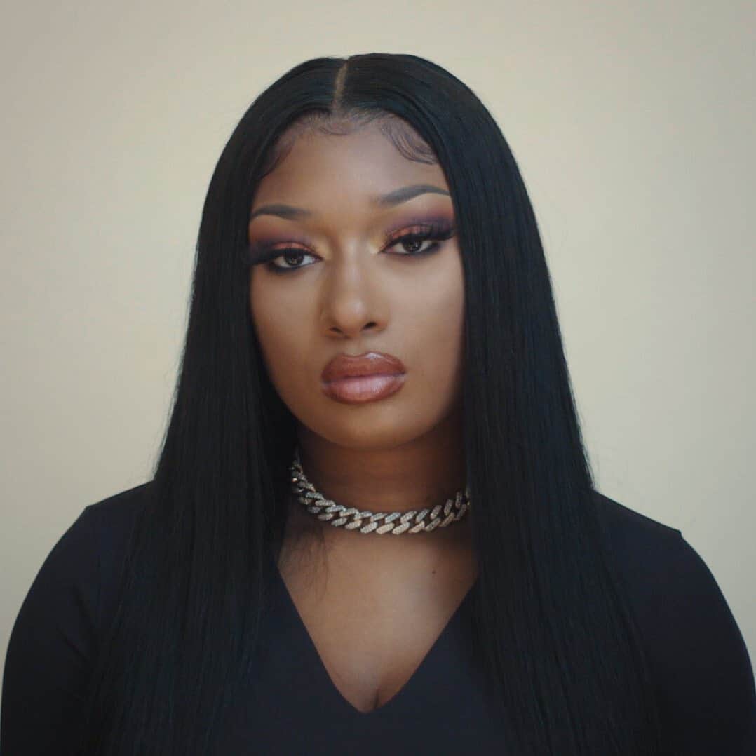 Revlonのインスタグラム：「“I choose my own clothing. Let me repeat: I choose what I wear, not because I am trying to appeal to men, but because I am showing pride in my appearance, and a positive body image is central to who I am as a woman and a performer. I value compliments from women far more than from men. But the remarks about how I choose to present myself have often been judgmental and cruel, with many assuming that I’m dressing and performing for the male gaze. When women choose to capitalize on our sexuality, to reclaim our own power, like I have, we are vilified and disrespected.” – @theestallion via @newyorktimes on beauty, speaking up and standing her ground as a Black woman.   We continue to celebrate #BlackHistoryMonth by sharing stories like these, about the people and moments that have shaped the world of beauty and beyond.」