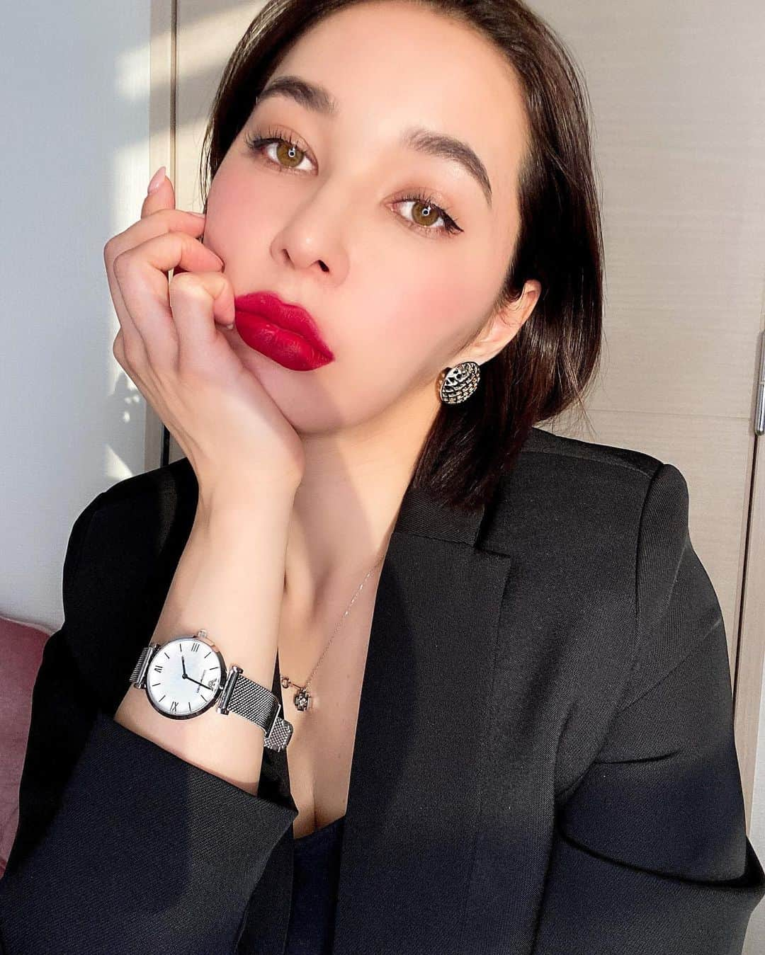 Gabrielaさんのインスタグラム写真 - (GabrielaInstagram)「New watch! Early birthday gift . 自分用に誕プレ🎁🥺 新しい腕時計❤︎ TWCでは沢山の種類とブランドを取り揃えていて、 保証もしっかりしてる❤︎ . クーポンコード「GAB20」で安くなるので、良かったら使ってみてね このクーポンは👇のブランドに使えるよ ・マイケルコース ・エンポリオアルマーニ ・トミーヒルフィガー ・スカーゲン ・ゲス ・マークジェイコブス ・マークバイマークジェイコブス ・ディーゼル ・ヒューゴボス  Novo relógio ❤︎ Pq é meu aniversário logo mais😝 . Because next week is my birthday! . #birthdaygirl #watch #emporioarmany #accessories #vaidosa #relogio #armani #腕時計　#エンポリオアルマーニ　#ウォッチ　#ファッション　#アクセサリー@twc_official_global @twc_official_jp #twc_official_global #twc_official_jp #twc_emporioarmani #twc_エンポリオアルマーニ」2月24日 9時31分 - rkgabriela