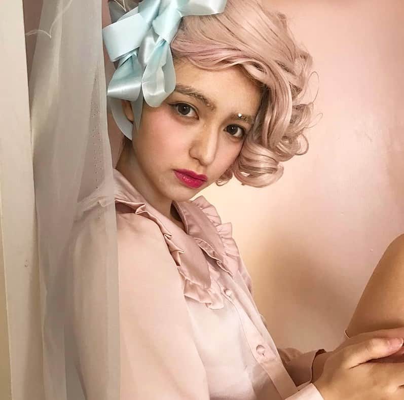 双木昭夫のインスタグラム：「レトロ風なのにピンク、ピンクなのにレトロ」