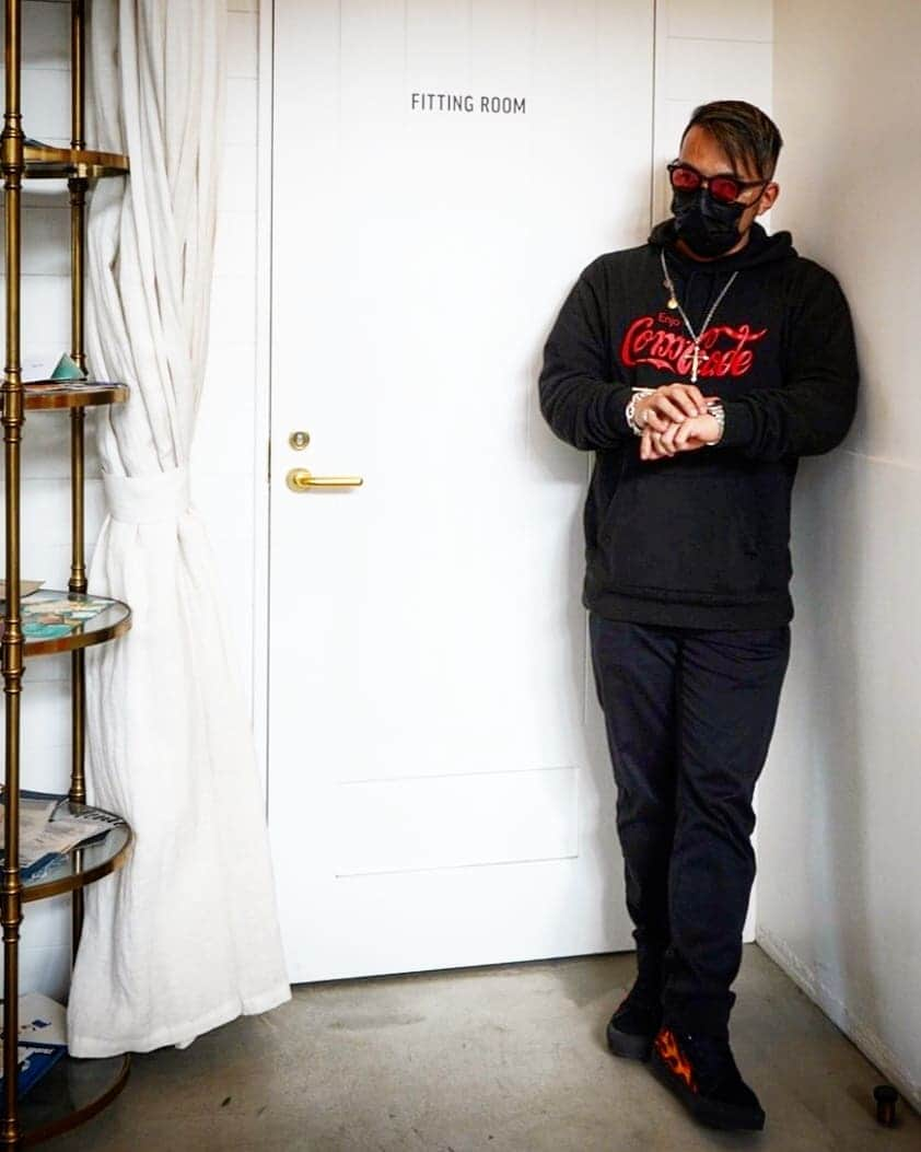 植竹拓さんのインスタグラム写真 - (植竹拓Instagram)「🔥 Black with Red 🔥  #wtaps #vans #comrade #goros #HERMES #rolex #gmtmaster #nsh #Madeinshibuya #nsh9」2月24日 9時48分 - hiromu0820