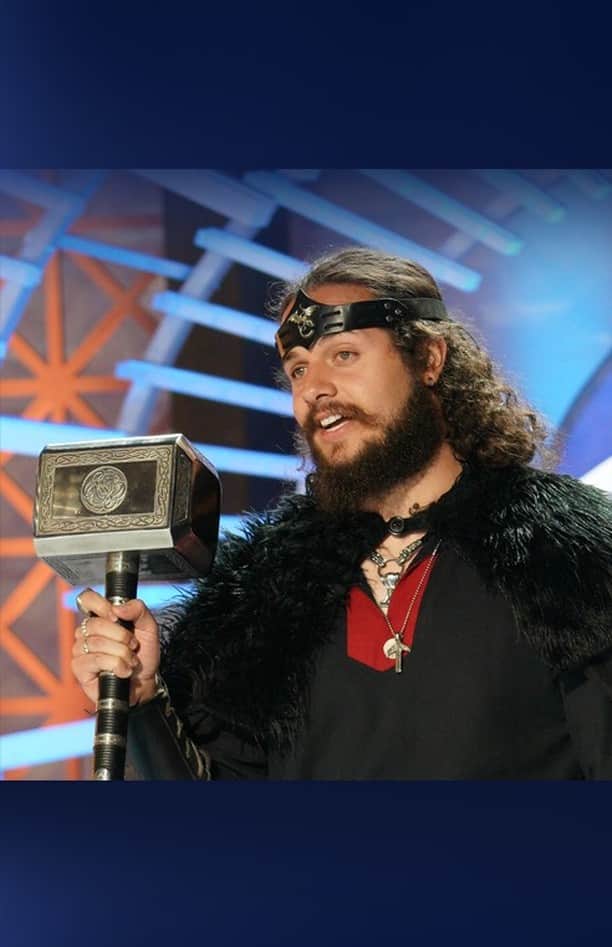 American Idolのインスタグラム：「Will the hammer-wielding @thevikingwithavoice throw a curveball to the judges? 🔨🍻」