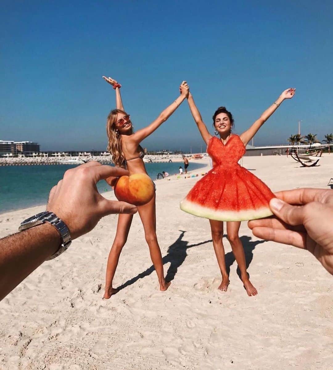 ロミー・ストリドのインスタグラム：「Can’t wait for summer.. who’s with me? 🍉」