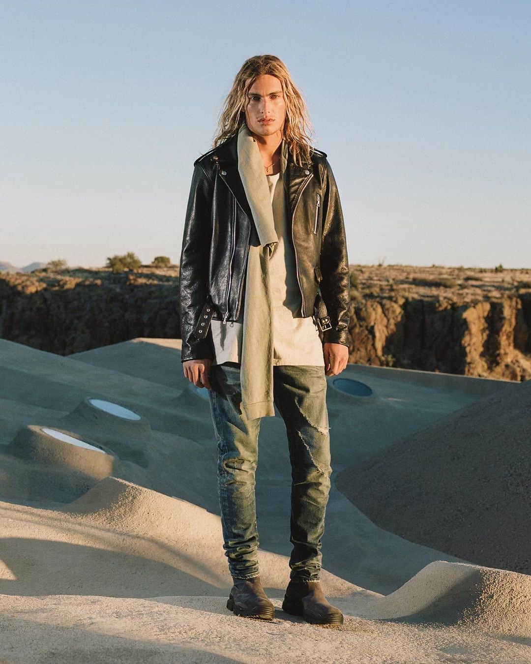 ジョン エリオットのインスタグラム：「The Leather Moto Jacket styled with the Cast 2 denim in Gulch and Caldera Chelsea in Shark Suede. Available now, link in stories.」
