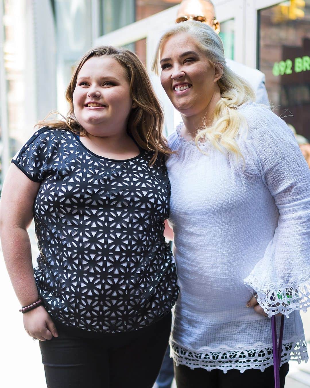 E! Onlineさんのインスタグラム写真 - (E! OnlineInstagram)「Mama June is asking for her Honey Boo Boo and Pumpkin's forgiveness following her battle with drugs. Watch the emotional moment in our bio. (📷: Getty)」2月24日 1時00分 - enews